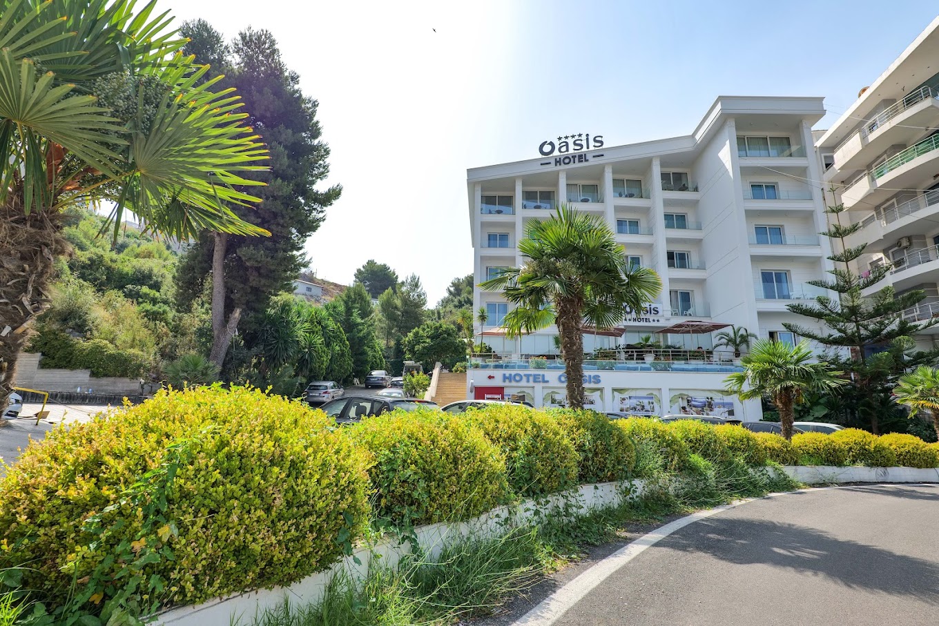 Hotel Oasis Saranda 4*